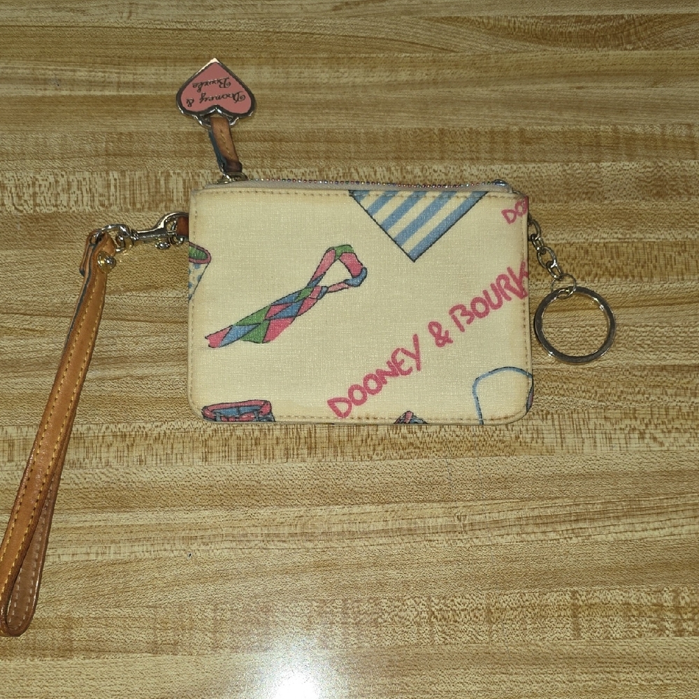 DOONEY & BOURKE VINTAGE  WRISTLET GUC